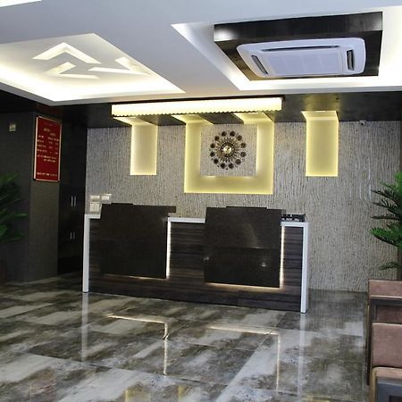Treebo Unity Otel Amhedabad Dış mekan fotoğraf