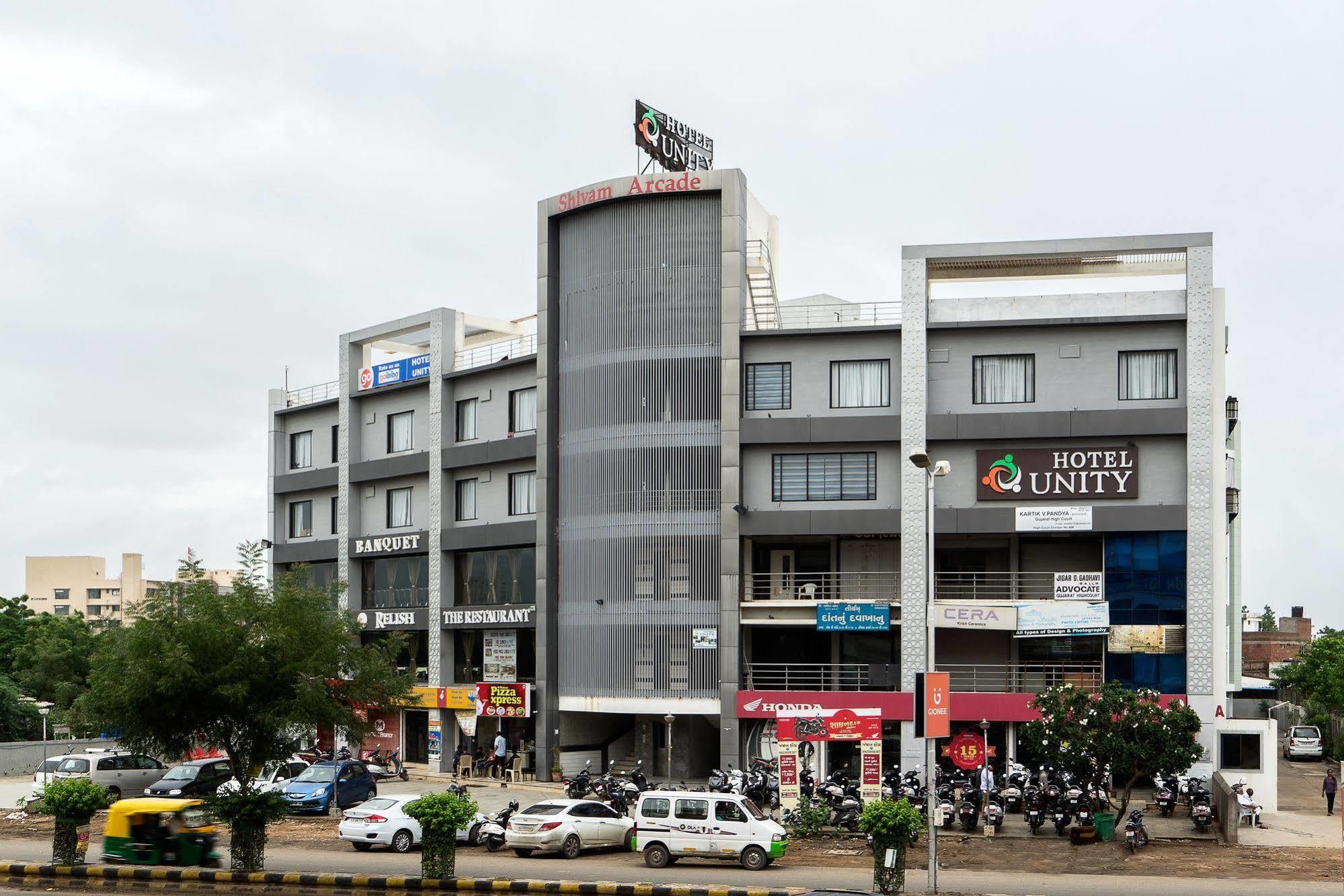 Treebo Unity Otel Amhedabad Dış mekan fotoğraf