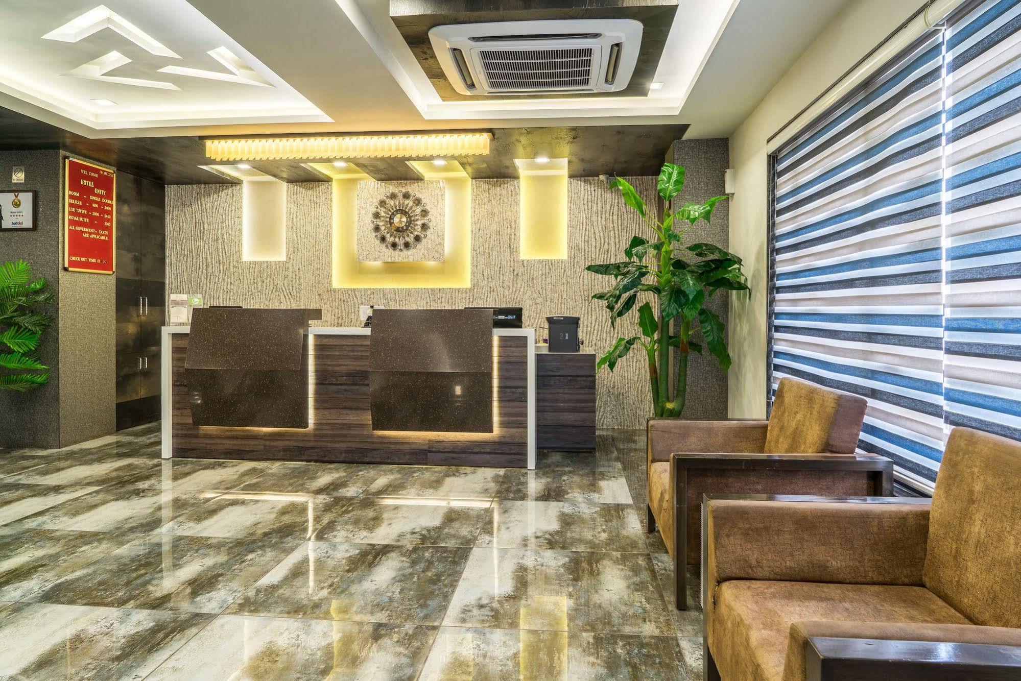 Treebo Unity Otel Amhedabad Dış mekan fotoğraf