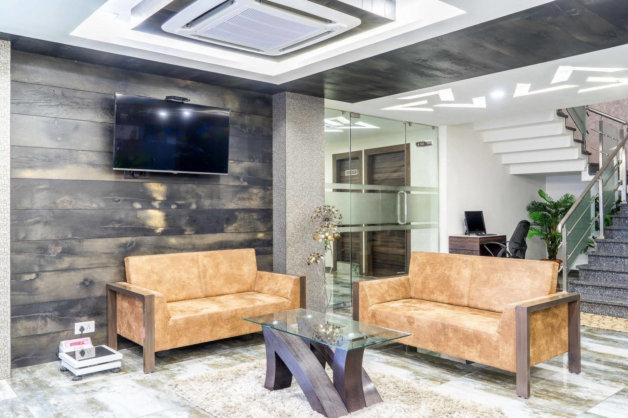 Treebo Unity Otel Amhedabad Dış mekan fotoğraf