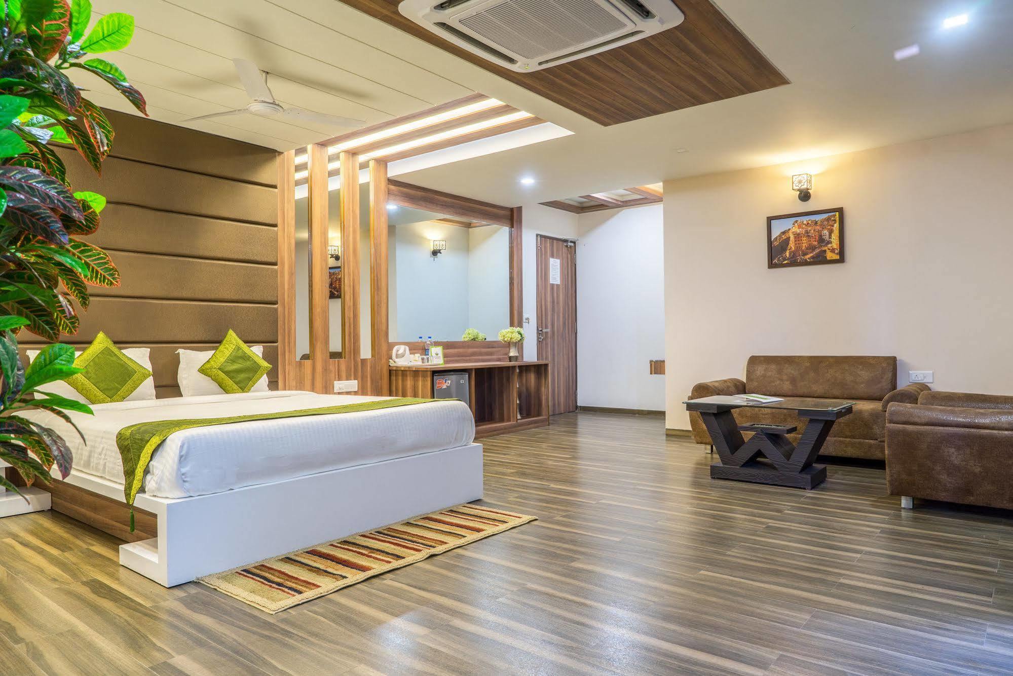 Treebo Unity Otel Amhedabad Dış mekan fotoğraf