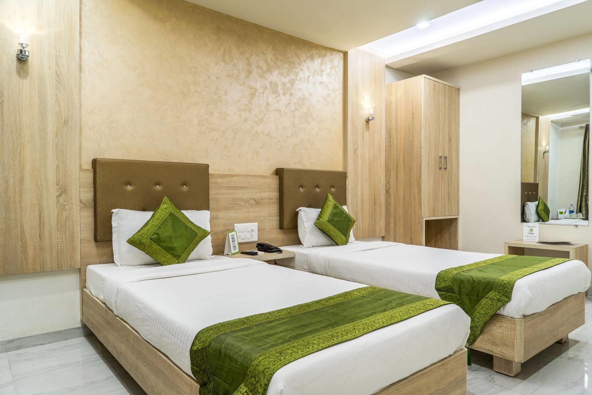 Treebo Unity Otel Amhedabad Dış mekan fotoğraf
