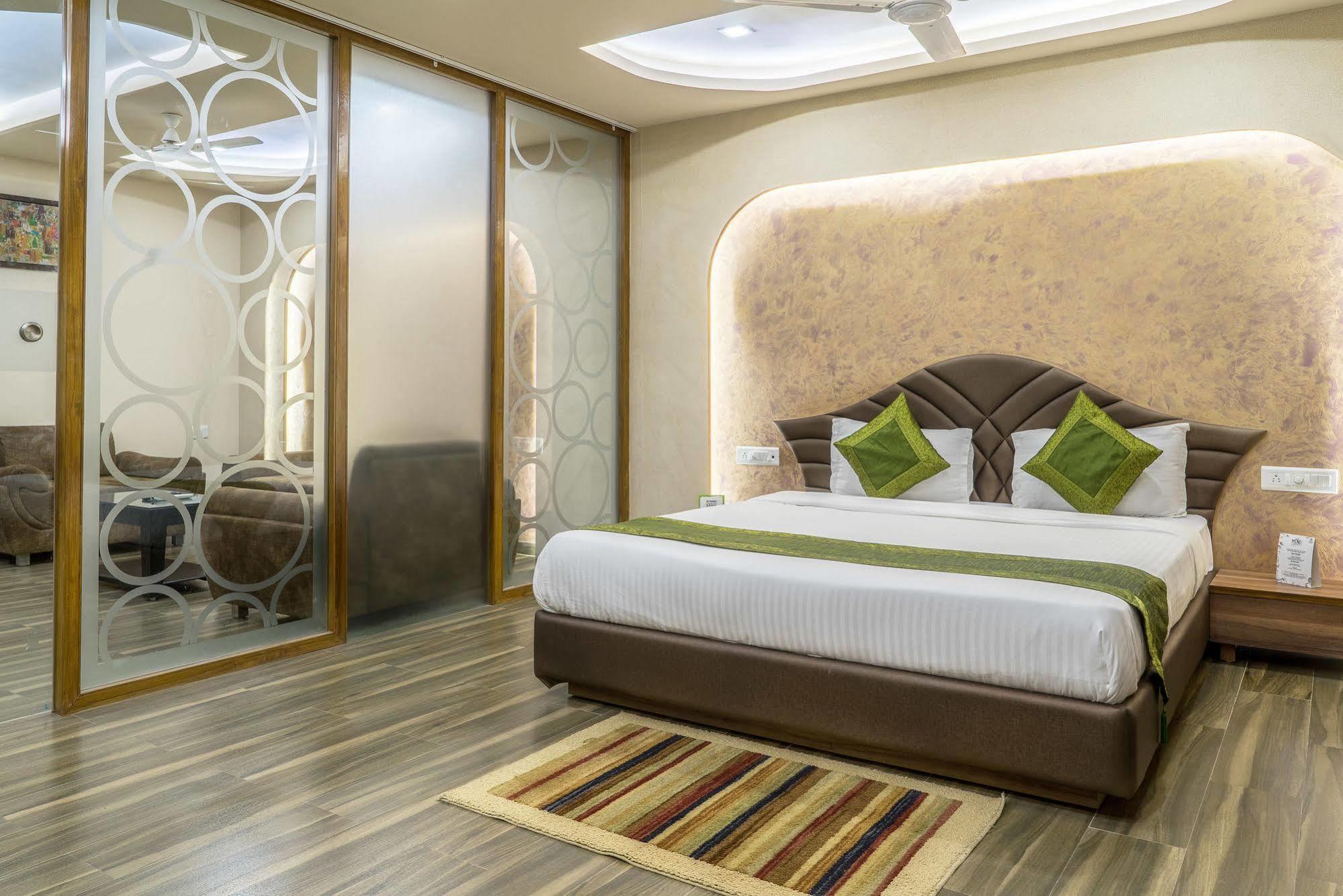 Treebo Unity Otel Amhedabad Dış mekan fotoğraf