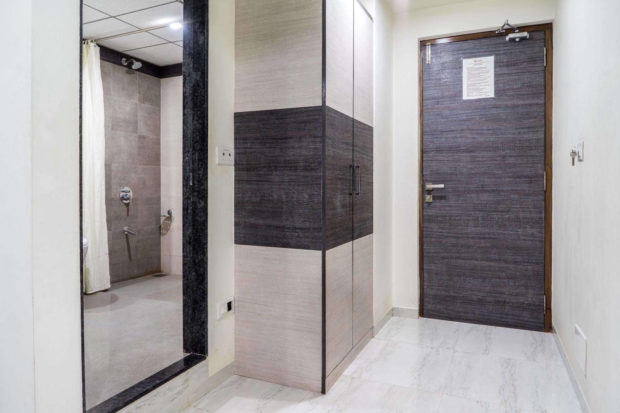 Treebo Unity Otel Amhedabad Dış mekan fotoğraf