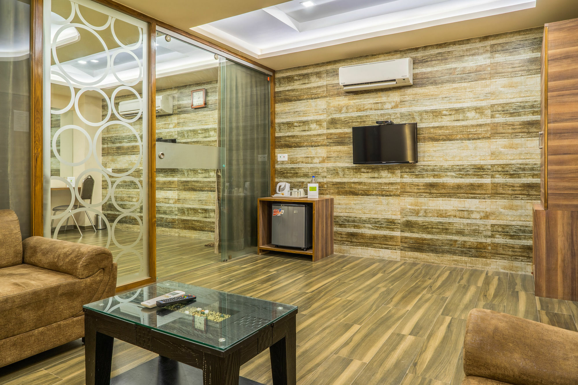 Treebo Unity Otel Amhedabad Dış mekan fotoğraf
